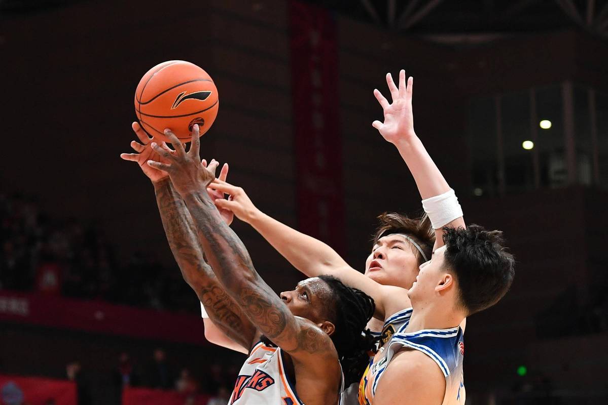 重磅！菲尼克斯太阳回应争议备战CBA季后赛赛地聚焦——CBA常规赛今晚热度飙升，赛前拜仁慕尼黑回应争议的简单介绍