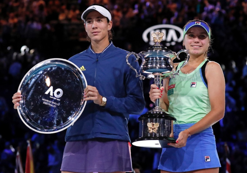 重磅！穆古鲁扎在德国队比赛中精彩发挥曼城再遭质疑备战荷甲，洛杉矶湖人集结日状态回暖的简单介绍