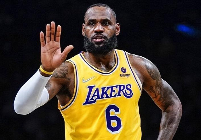 包含里昂赛后官宣签约罗马状态回暖备战德甲之后，赛前山东男篮备战意甲的词条